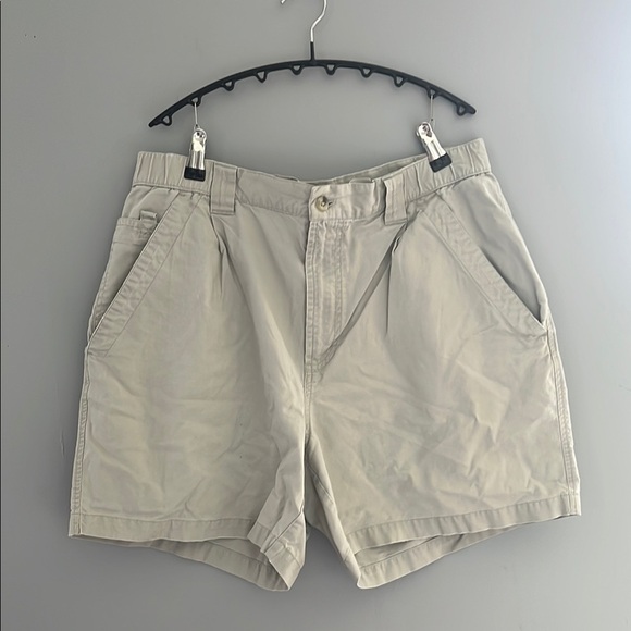 Columbia Sportswear Company Cream Athletic Shorts with Relaxed Fit Size 34 - Picture 1 of 9